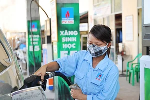 Xăng E5 sẽ giảm giá