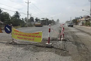 Xin lỗi người dân vì làm đường gây bụi