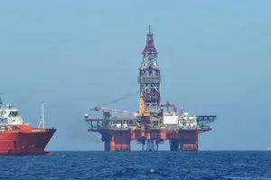 Theo sát việc di chuyển của giàn khoan Hải Dương 981 