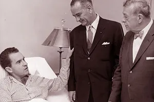 Các nước chữa bệnh cho 'yếu nhân' ra sao?