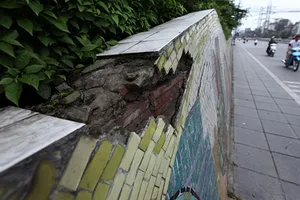 Con đường gốm sứ xuống cấp