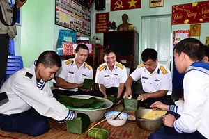 Quà xuân ra nhà giàn DK1