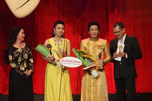 Gala Mai Vàng 20 chào xuân phục vụ công nhân