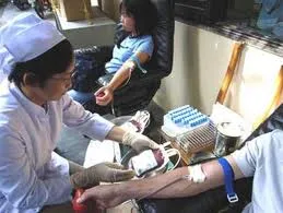 Hơn 1.000 người tham gia hiến máu trong ‘Ngày Chủ nhật đỏ’