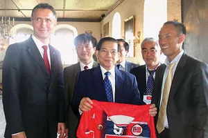 Cầu thủ triệu đô thành đầu bếp trứ danh