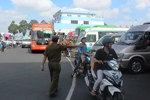 Cần Thơ: Bến xe 91B không đủ chỗ đậu xe
