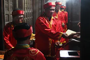 Ấn đền Trần: Phát không nhưng phải công đức