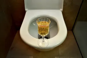 Nước tiểu ‘nói’ quá nhiều điều 