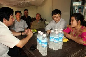 Con liệt sĩ Gạc Ma nhận việc đúng ngày giỗ bố