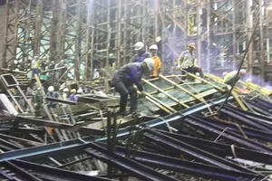 Vụ án sập giàn giáo: Chỉ huy công trường bỏ qua các dấu hiệu nguy hiểm 
