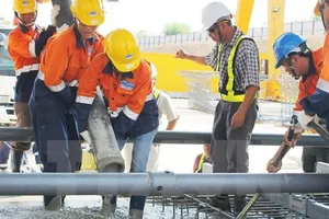 Đúc đốt dầm đầu tiên của tuyến tàu điện ngầm số 1