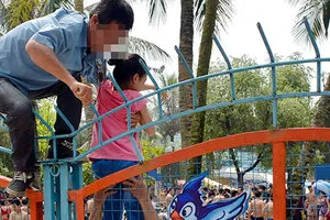 Vụ công viên nước quá phản cảm 