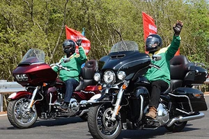 Mô tô vào cao tốc: Vướng luật, dễ 'chết'