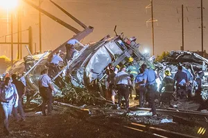 Tai nạn tàu hỏa nghiêm trọng ở Philadelphia