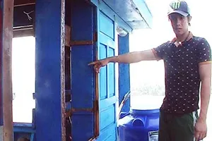 Vụ cảnh sát biển Trung Quốc tấn công tàu cá: Sửa chữa tàu để ra khơi