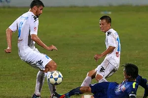 Niềm vui và nỗi buồn hai cầu thủ Fair Play