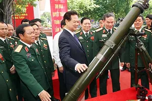 Thủ tướng: Quân đội phải trung thành với Hiến pháp