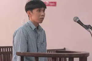 Vụ cướp giữa đàng, bị quàng vào cổ
