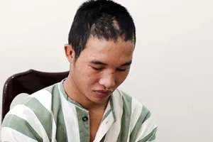 Hào Anh trộm máy tính của chủ