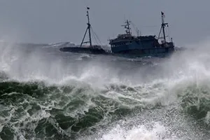 Gió giật cấp 12 tại bắc biển Đông do bão số 2