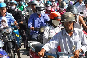 Nhiều nơi muốn ngưng thu phí xe máy