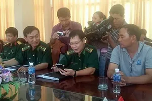 Thuyền trưởng nói có ‘hôi’ gạo, ngư dân nói không