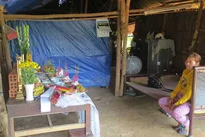 Ba người con của vợ chồng nghèo chết đuối 