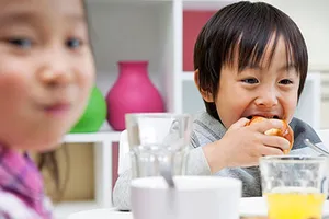 Đừng để trẻ hụt hơi vì thể thao!