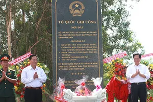 Thủ tướng dự lễ dựng bia di tích Sở Chỉ huy các lực lượng vũ trang