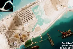 Trung Quốc phô diễn sức mạnh vô ích