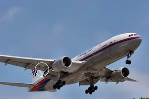 Săn lùng mảnh vỡ máy bay trên đảo Réunion