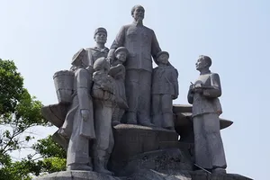 Xây tượng đài 1.400 tỉ: ‘Cần cân nhắc, trong bối cảnh đất nước khó khăn’