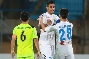 Bán kết cúp QG: Hà Nội T&T biến Hải Phòng thành cựu vô địch
