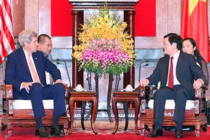 Chủ tịch nước: Đề nghị Hoa Kỳ sớm bỏ cấm vận vũ khí sát thương