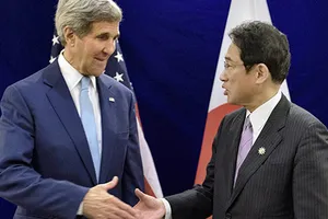 Ấn Độ và Nhật đều muốn Trung Quốc dừng xây đảo