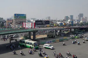 Xây thêm cầu vượt ở ngã tư Thủ Đức