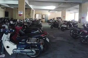 Dời nhà xe chung cư vì sợ cháy