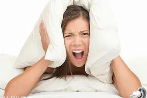 Đau tim vì... đám tang hàng xóm!