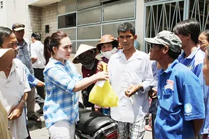 Nước sâm lạnh ngon, bạn cứ lấy uống nhé!