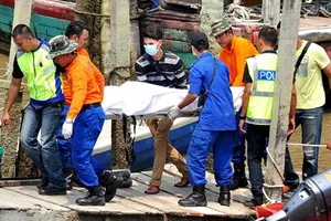 Tàu chở người nhập cư chìm ở Malaysia