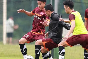 Tuyển Việt Nam tập buổi đầu tiên trên đất Đài Loan