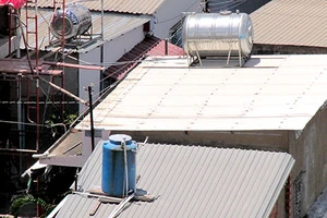 Hiểm họa ‘bom nước’ trên đầu