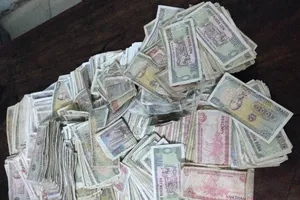 Mang ‘một đống’ tiền lẻ đi đổi, được không?