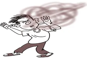 Xịt thuốc sâu cho… người