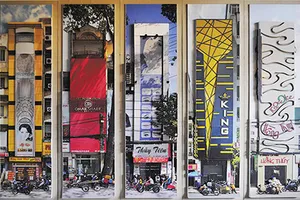 Sử đô thị: Chuyện của 'mông và mặt'