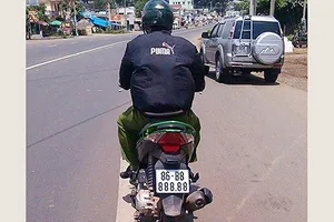 Truy tìm xe máy mang biển số ‘khủng’ 888.88