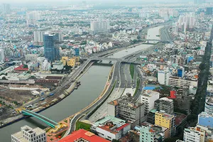 Xây dựng TP.HCM thành trung tâm lớn của khu vực