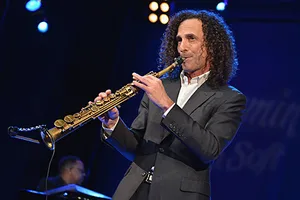 Huyền thoại saxophone Kenny G đến Việt Nam