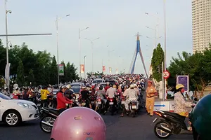 ‘Làm luật’ sẽ phá hình ảnh đẹp của CSGT 