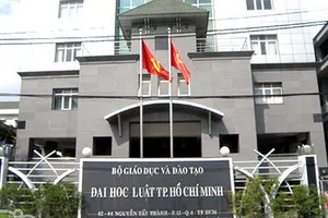 Đại học Luật TP.HCM: Bổ nhiệm GS, PGS là đúng luật 